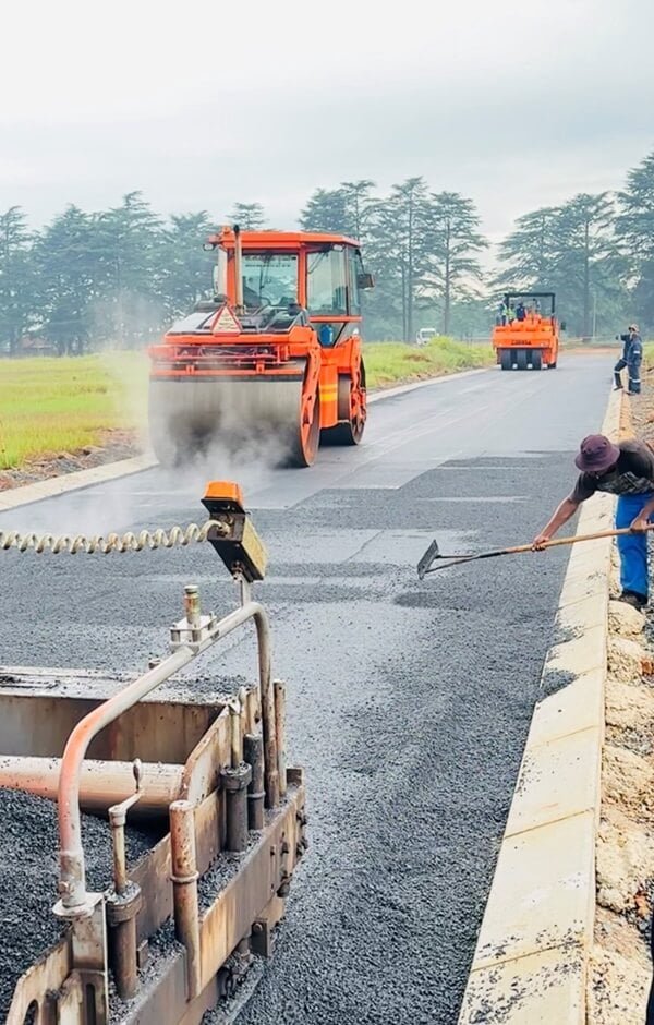 Asphalt paving3